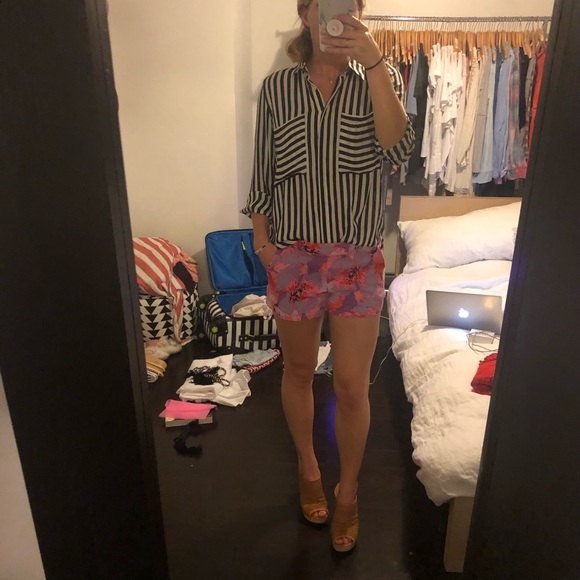 Nannette Lepore Shorts - Picture 2 of 3